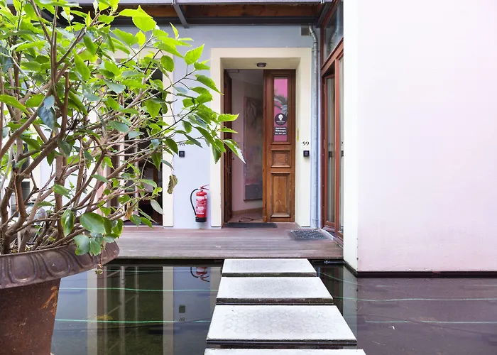 Numa Belfort 4* برلين